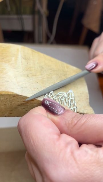 Flevia Silver Earrings for this cloudy day 🤍🍃