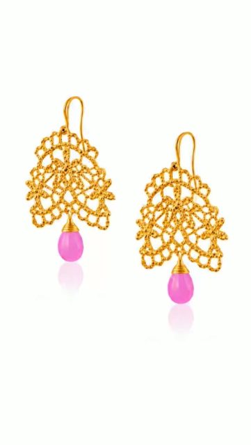Amyrsa pairs intricate lace-inspired details with vibrant jade, bringing together softness, colour, and timeless beauty.

Available in sterling silver and 22k gold-plated silver. ✨